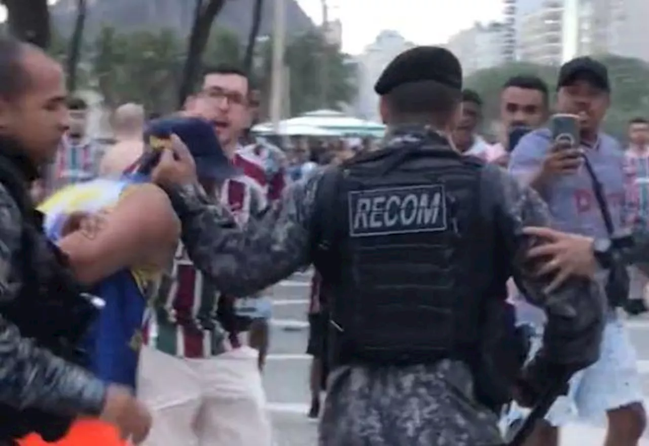 Torcidas do Flu e do Boca Juniors provocam confusão na Praia de Copacabana