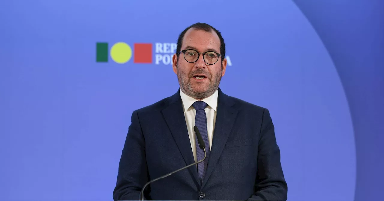 Governo aprova diploma que 'acelera' a obtenção de qualificação profissional para a docência