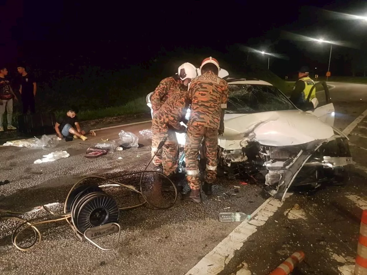 Three injured in car crash near Kajang toll plaza