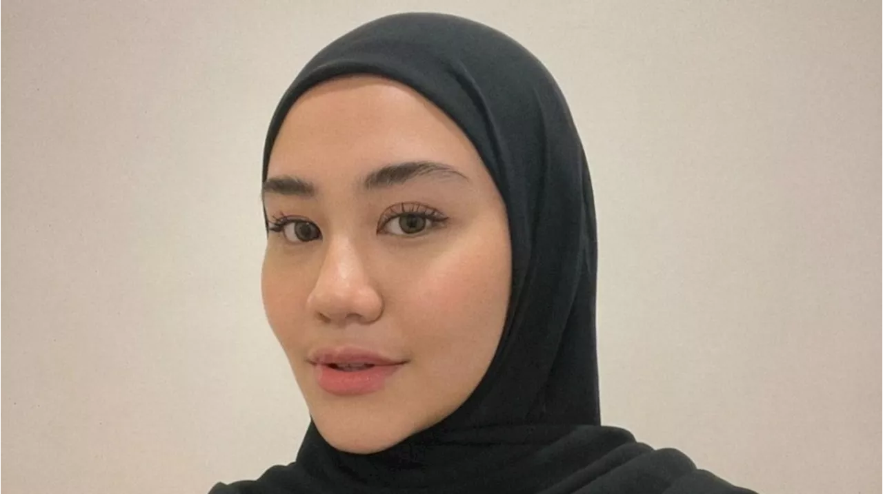 5 Potret Aaliyah Massaid Kenakan Hijab, Makin Terlihat Cantik dan Bikin Pangling!