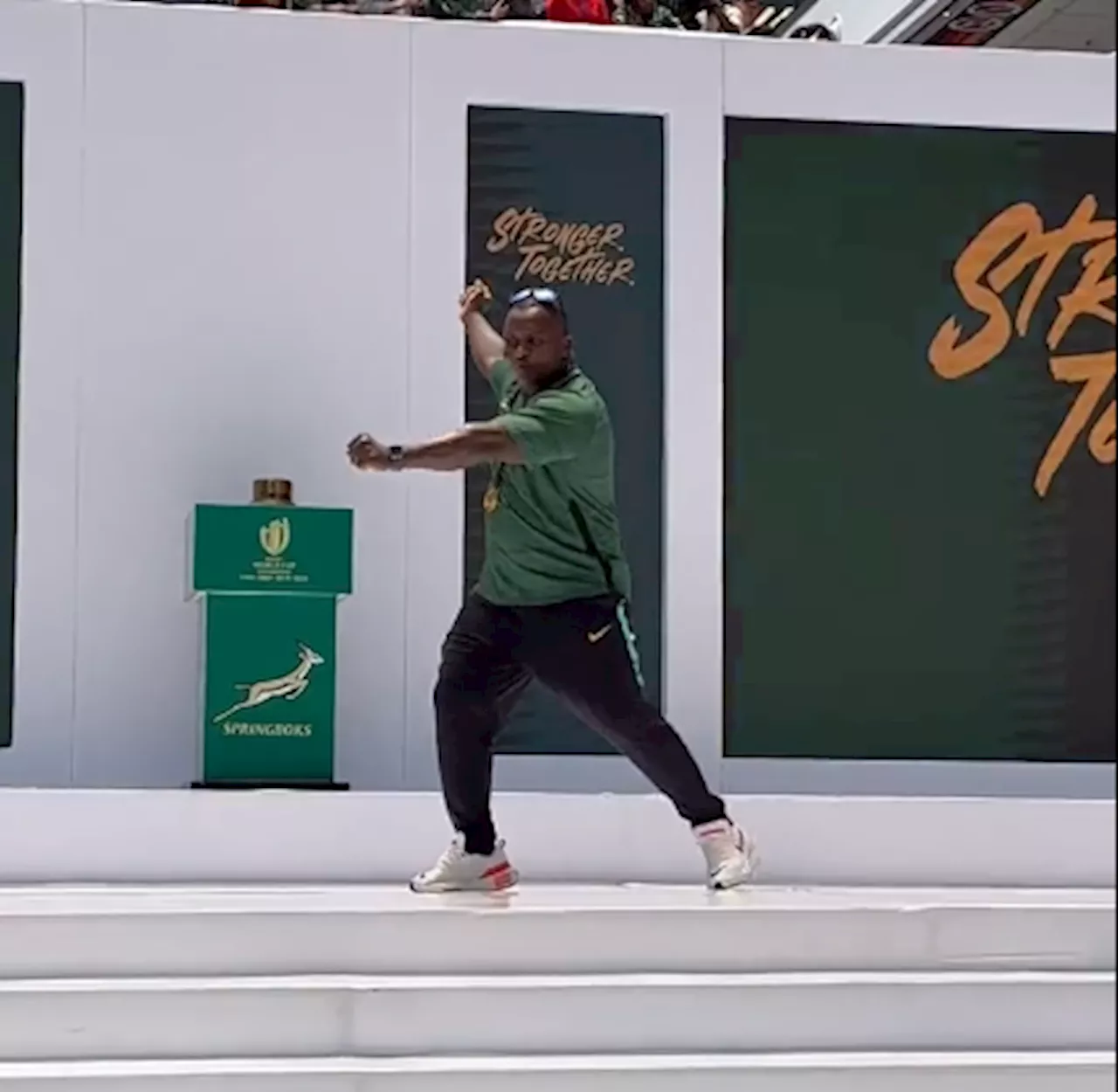 WATCH: Trevor Nyakane brings the dance moves home [VIDEO]