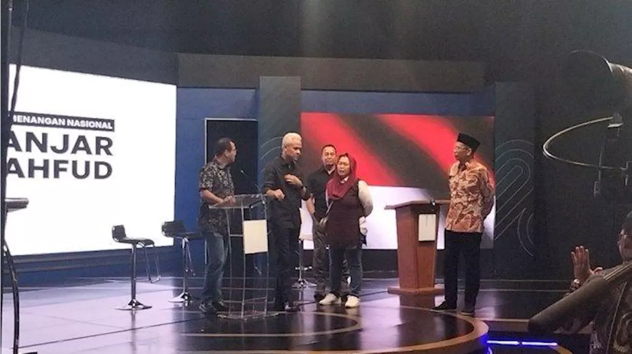 Dikawal TPN, Ganjar Pranowo Gelar Simulasi Debat Capres 2024 di Studio Stasiun Tv