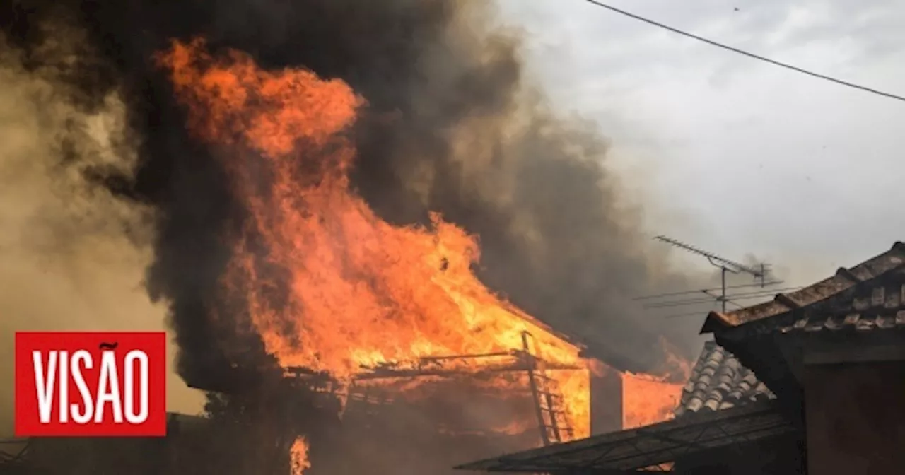 Incêndio em empresa no concelho de Leiria obriga a evacuar jardim de infância e casas