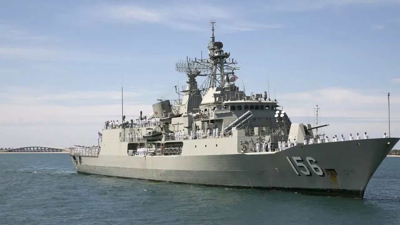 Chinese warship's sonar likely to have caused harm to Australian divers