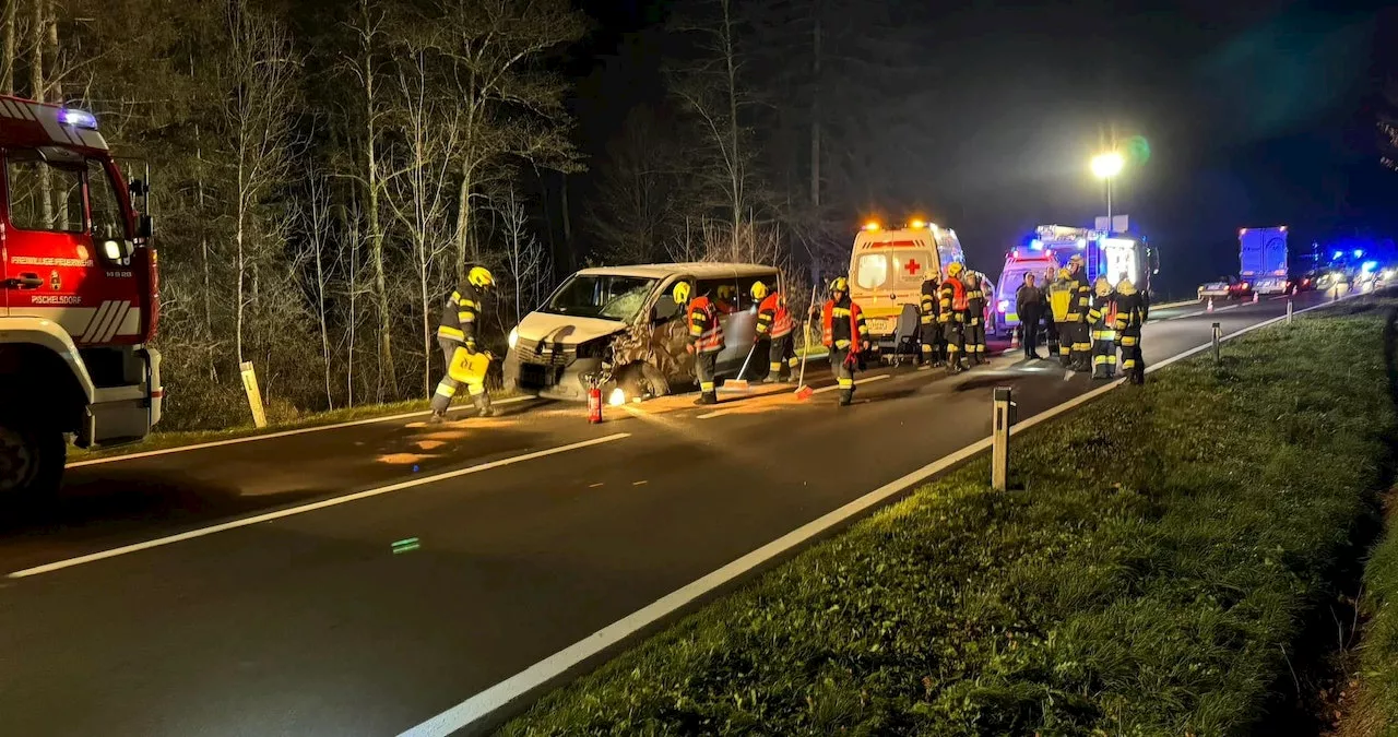 Alko-Lenker flüchtet nach Crash schwer verletzt in Wald