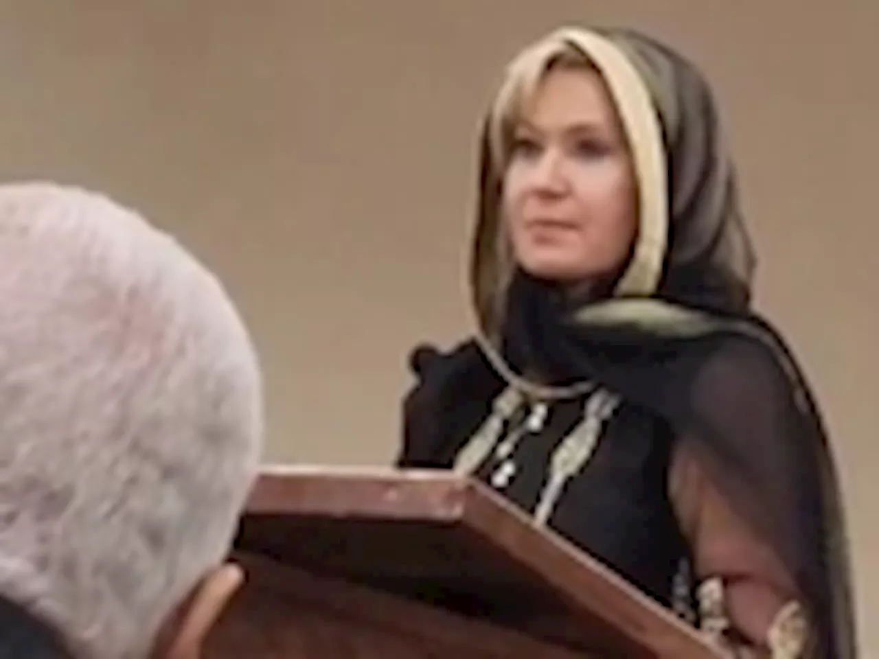 Female Ontario political leader faces rude treatment inside mosque