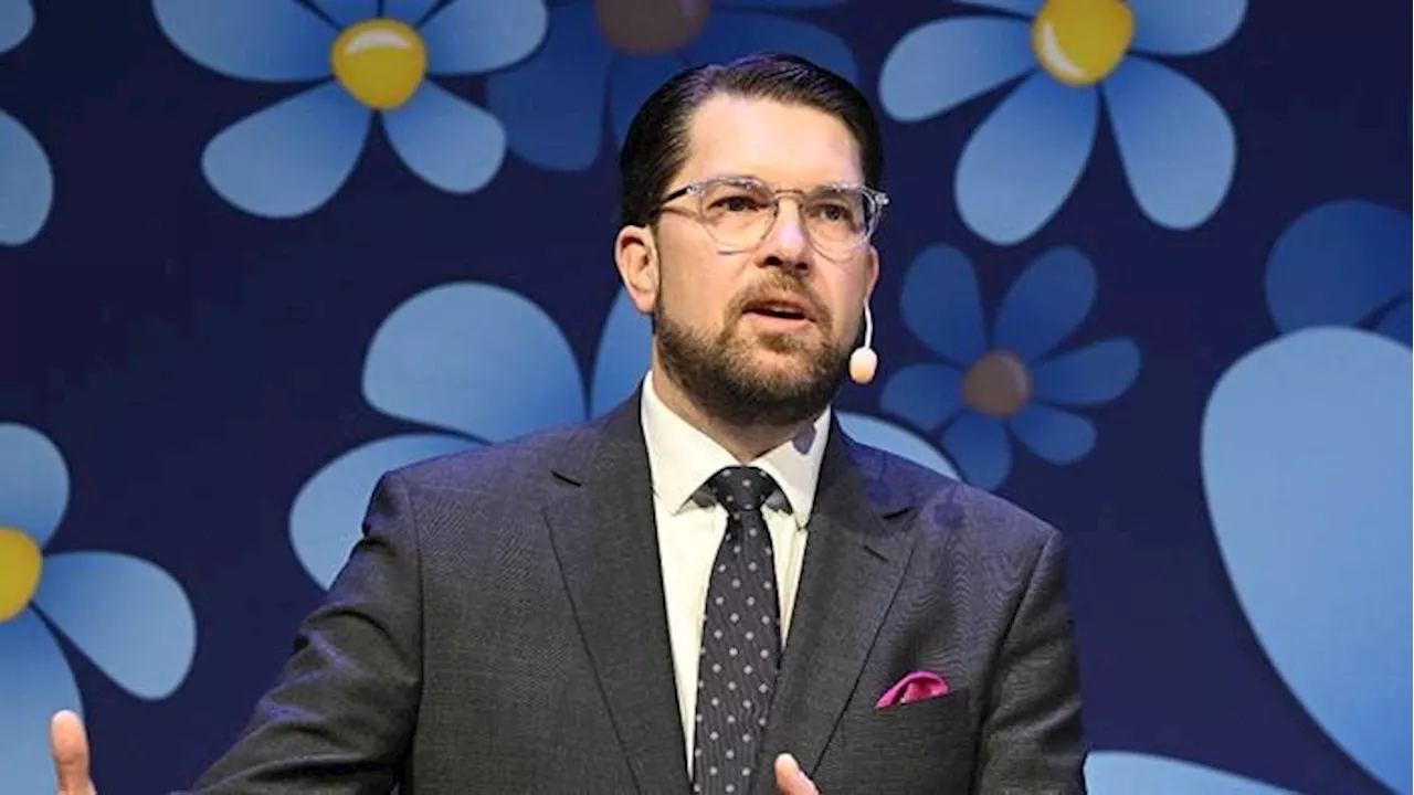 Åkesson: Riv moskéer för att stoppa islamismen