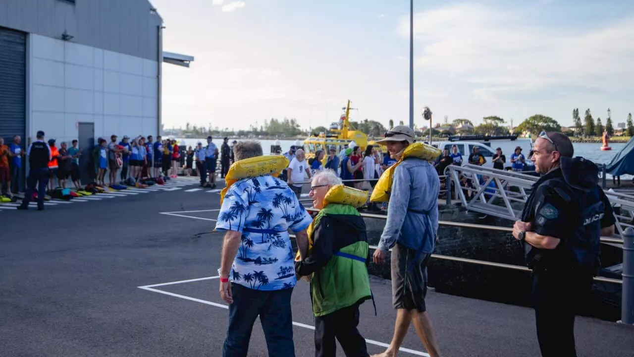 97-year-old minister among 80 arrested in Australian coal port protest