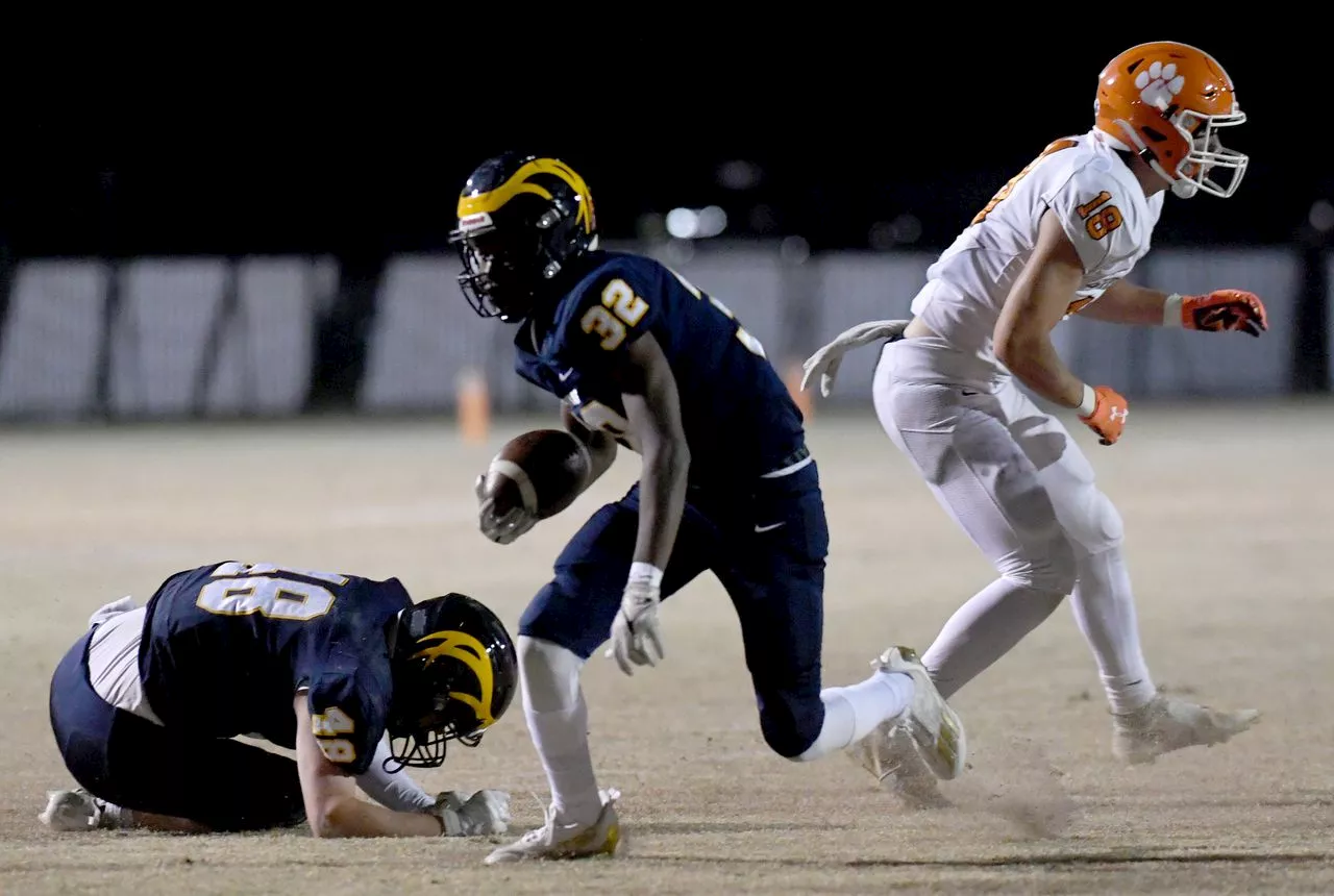 Buckhorn rallies to slip past Grissom to wrap up first winning season since 2015