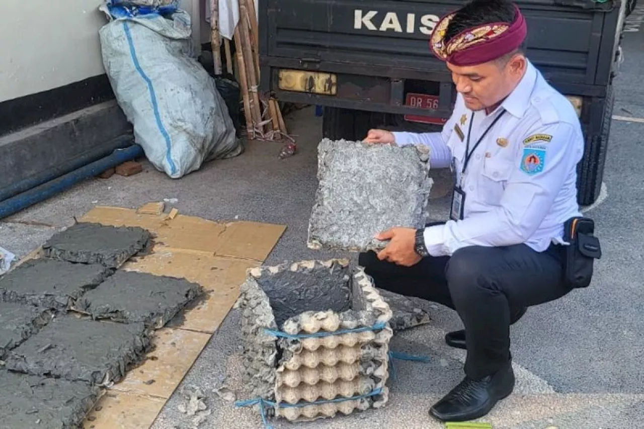 Kecamatan di Mataram NTB uji coba olah sampah plastik jadi pot bunga