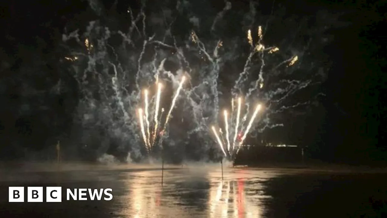 Burnham-on-Sea jetty fireworks called off over man missing in sea