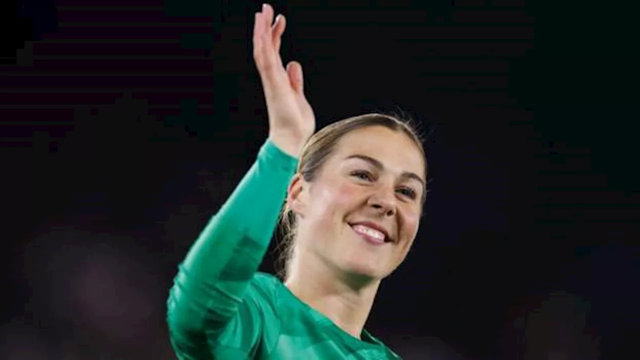 England keeper Earps wins Sunday Times award