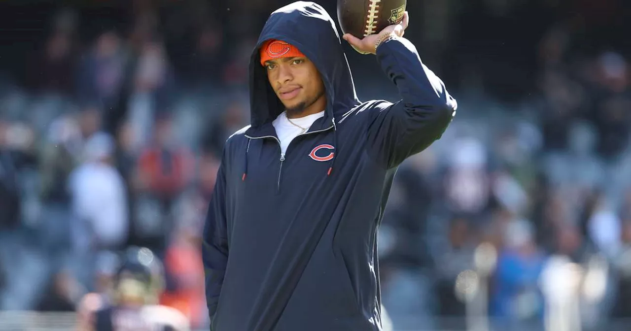 Chicago Bears QB Justin Fields practices for the 1st time since dislocating his thumb. When will he start again?