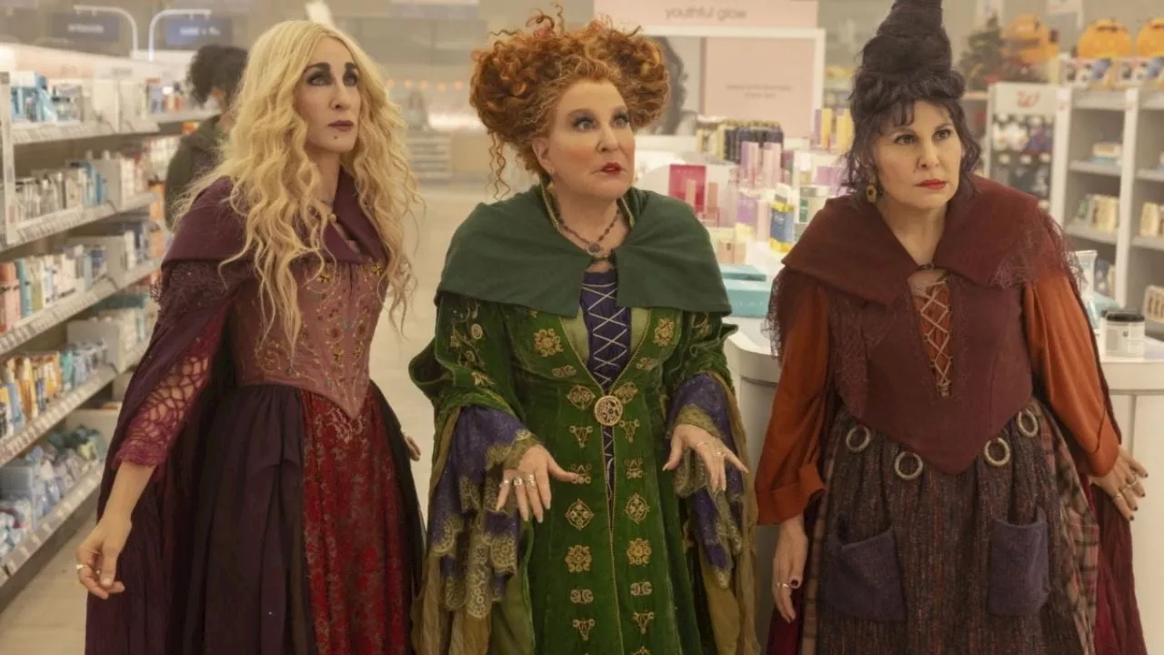 Hocus Pocus 2, perché ha tagliato i cameo dei protagonisti originali secondo la sceneggiatrice