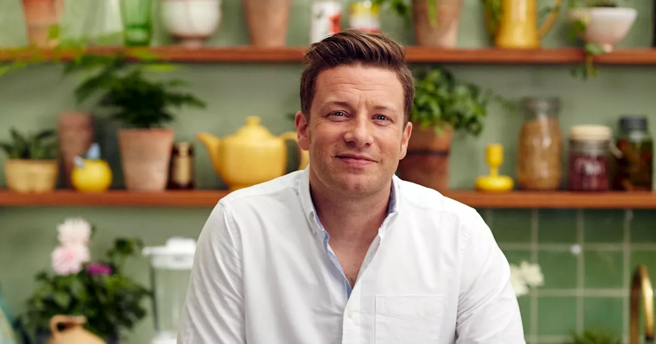 Jamie Oliver shares garlic bread pasta bake hack that's 'simply the best'