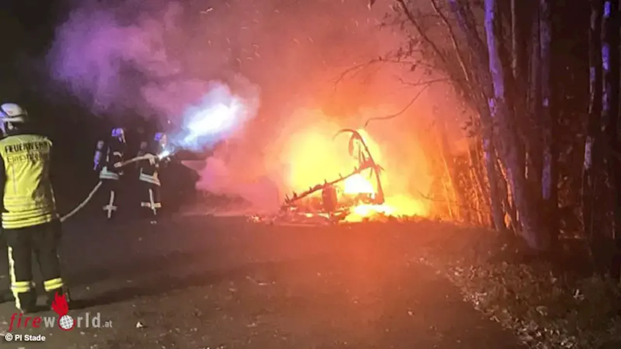 D: Lovemobil auf Parkplatz bei Himmelpforten in Flammen aufgegangen → fast nichts blieb übrig