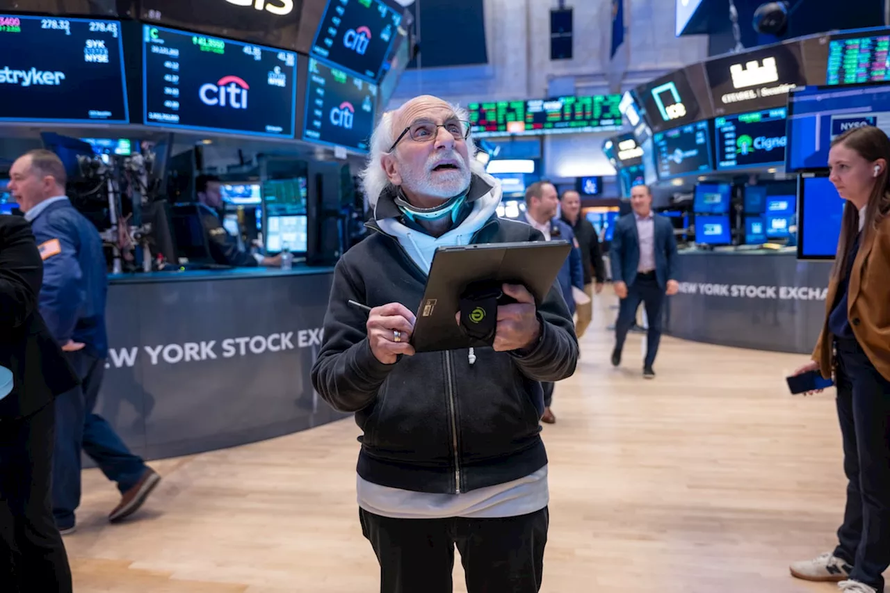 Stock investors see green light in falling U.S. Treasury yields
