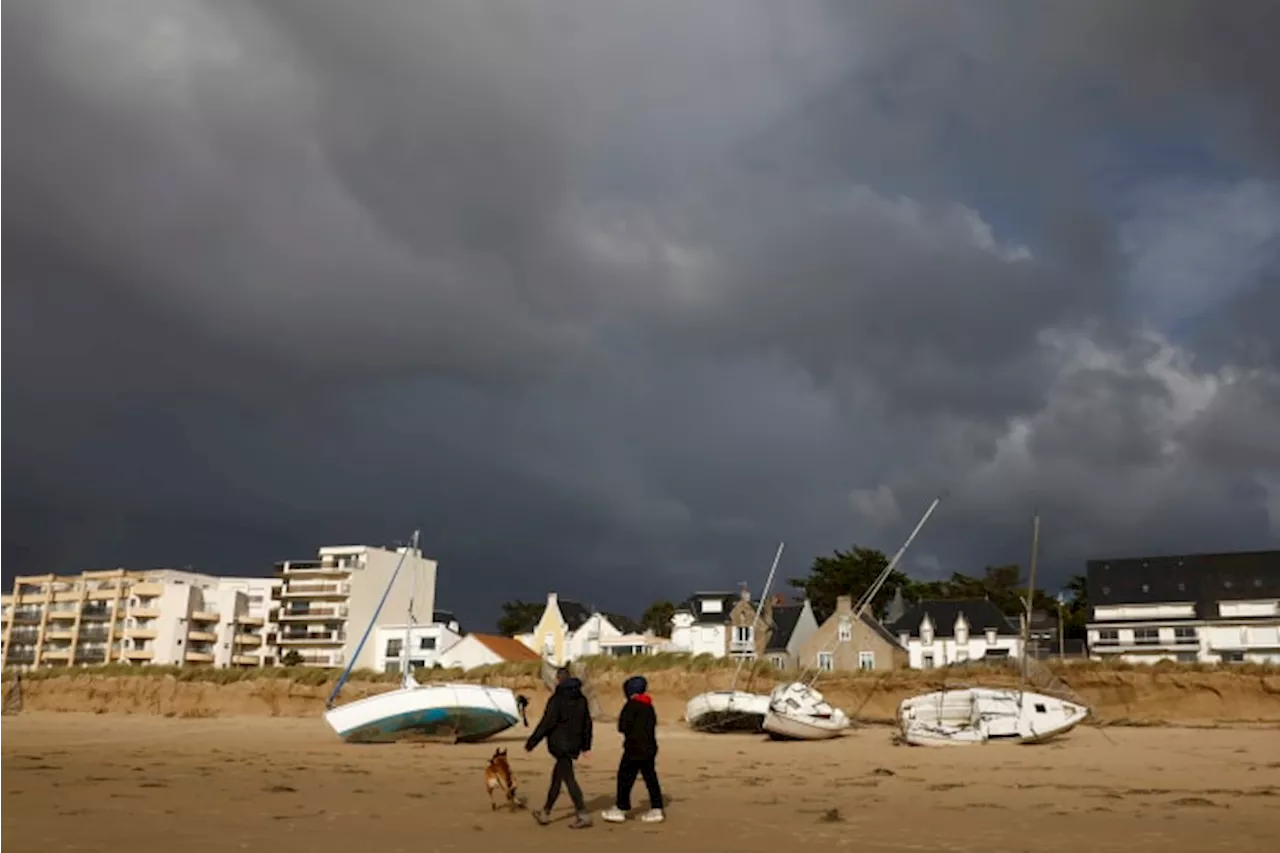 Storm Ciarán sweeps into Italy with record rainfall, killing 3 and bringing toll to 10