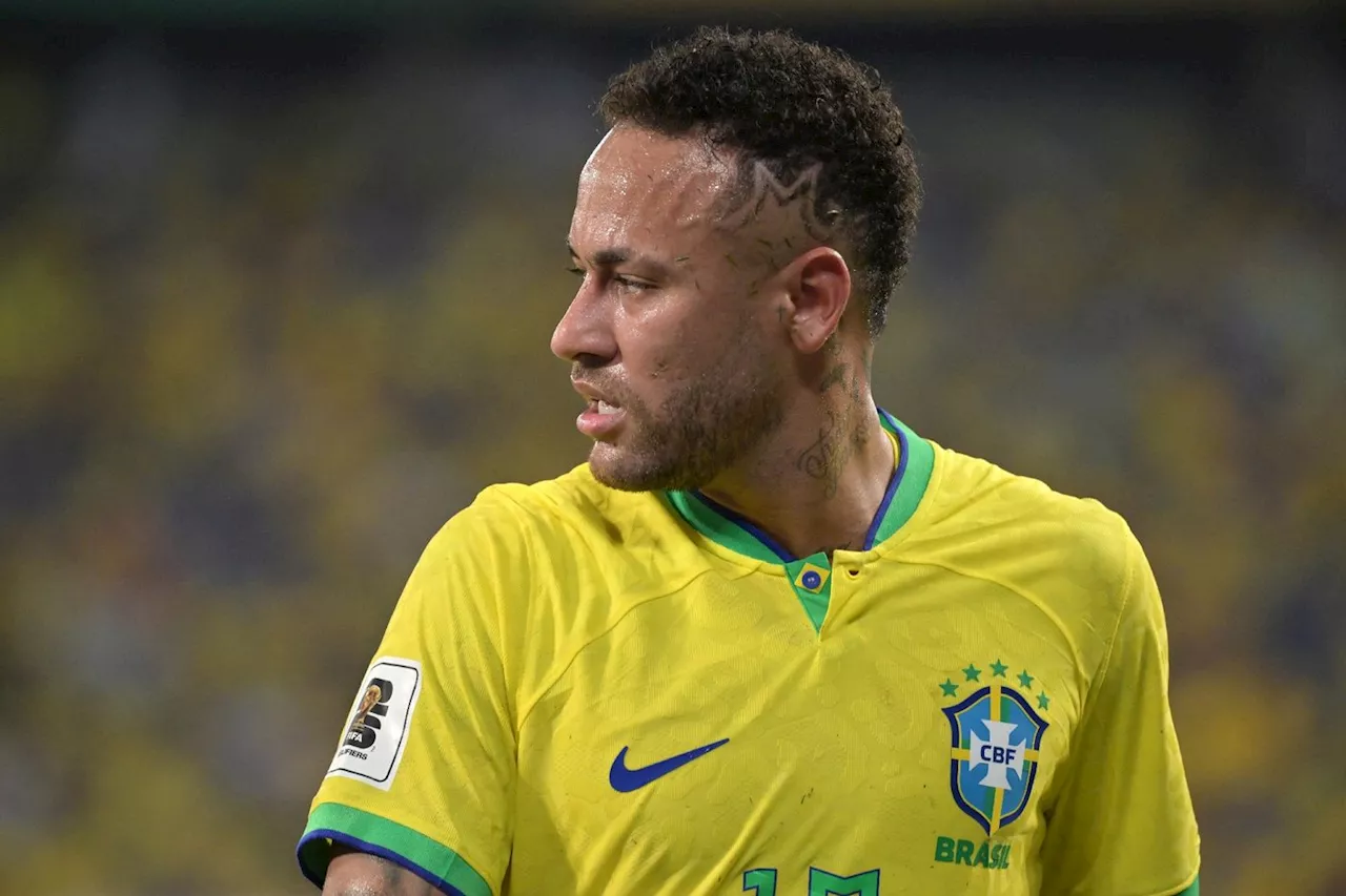 Foot: Neymar opéré «avec succès» au Brésil