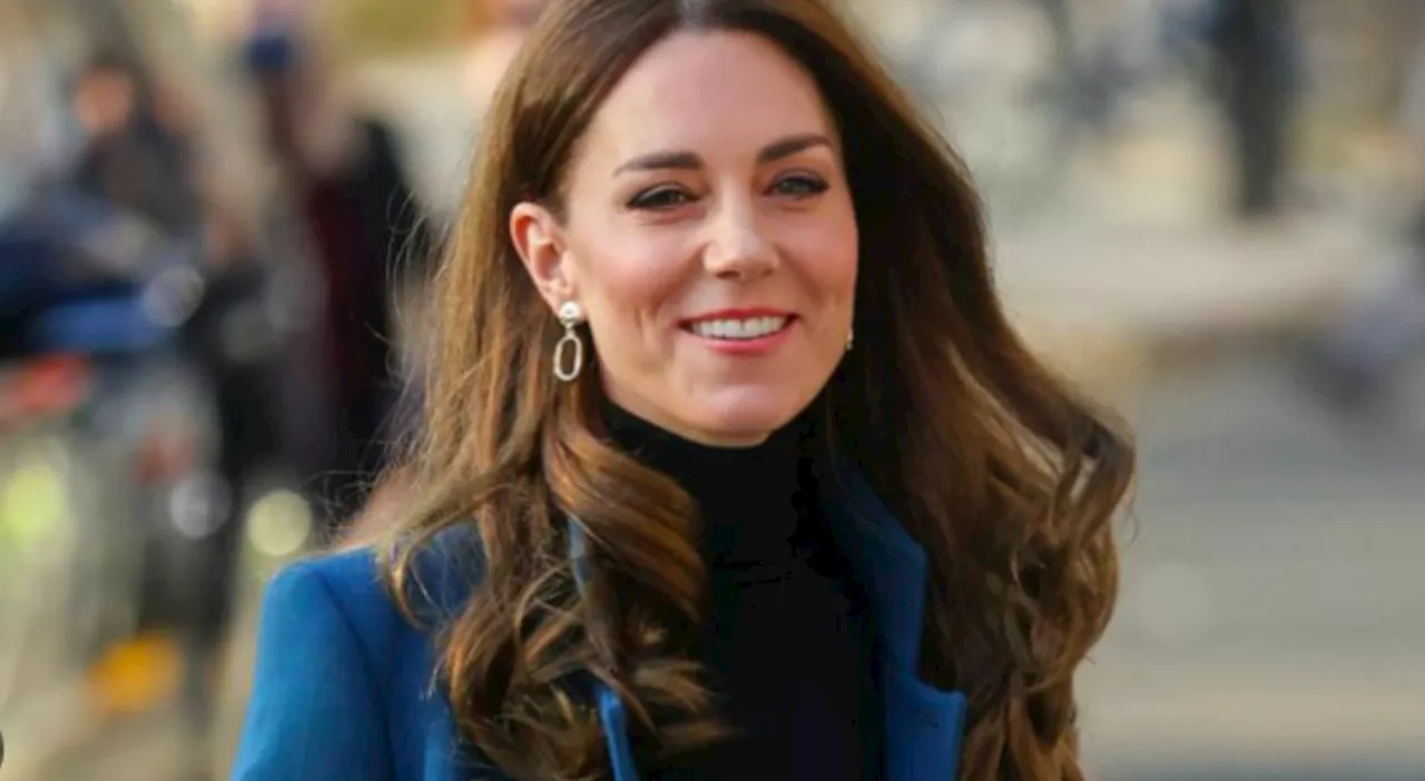 Kate Middleton cuore di mamma: la principessa consola un bambino caduto dalla sua bicicletta. Il video è viral