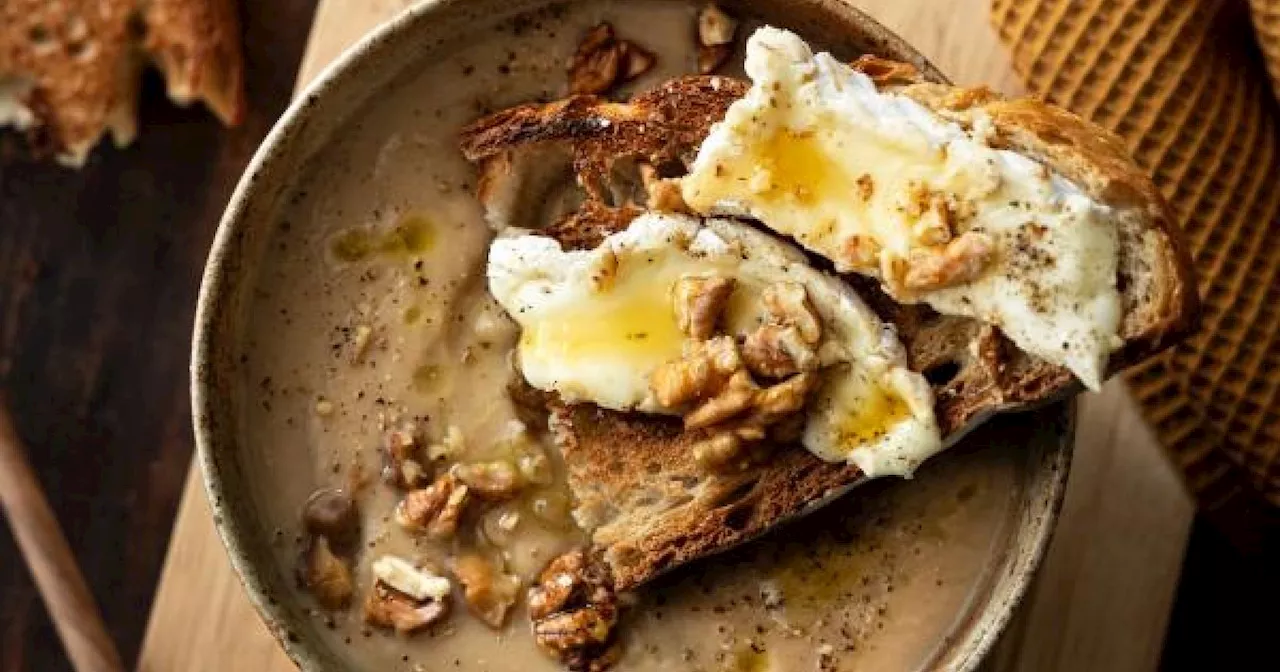 Soupe de panais, châtaignes et toast de brie au miel