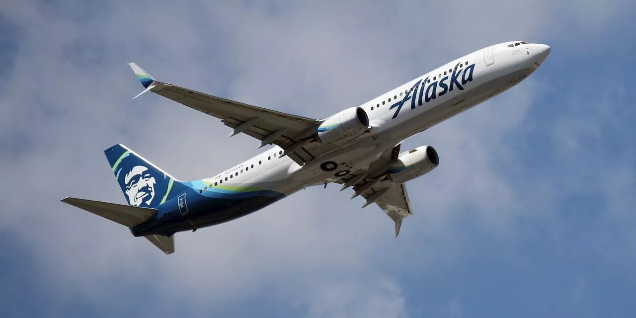 3 passengers sue Alaska Airlines after off-duty pilot allegedly tried to cut engines mid-flight