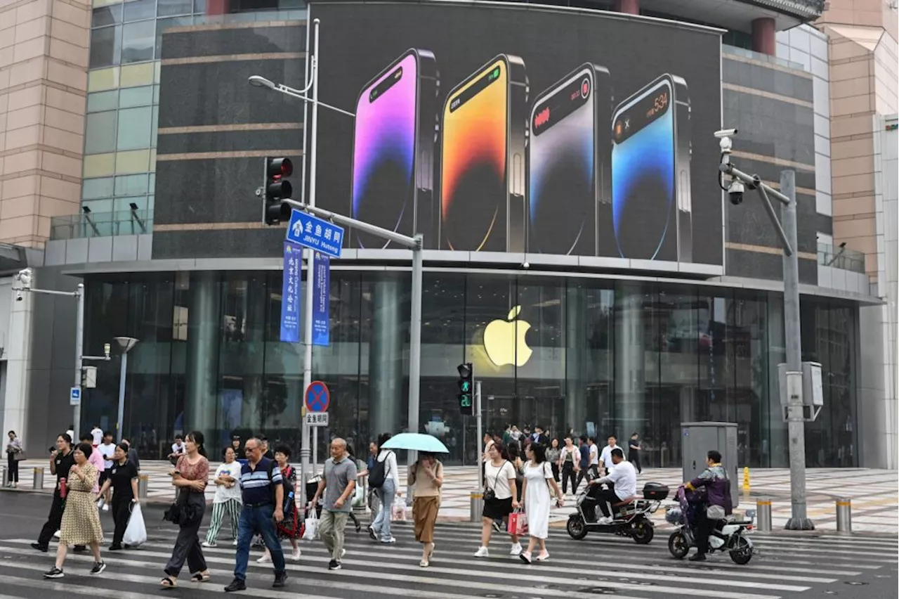 Apple warns of sluggish holiday quarter after China slowdown