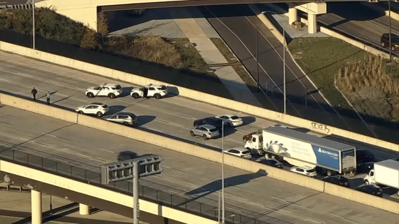 Armed man placed in police custody after barricade situation on I-95, police say