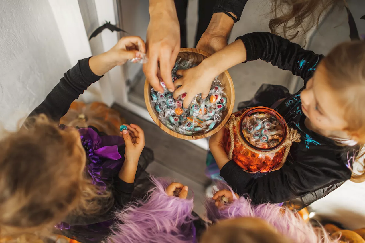 ‘Horrible parents': Mom and dad get shamed after sharing their Halloween candy tradition