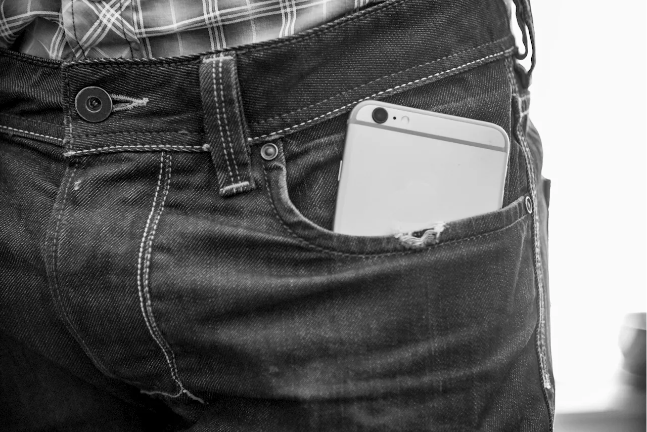 Study links heavy mobile phone use to lower sperm count