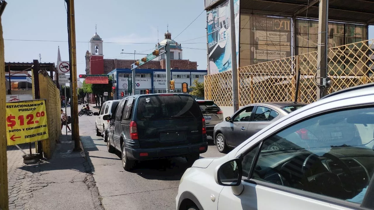 Calle 20 de enero es un ‘cuello de botella’ para llegar al centro de León