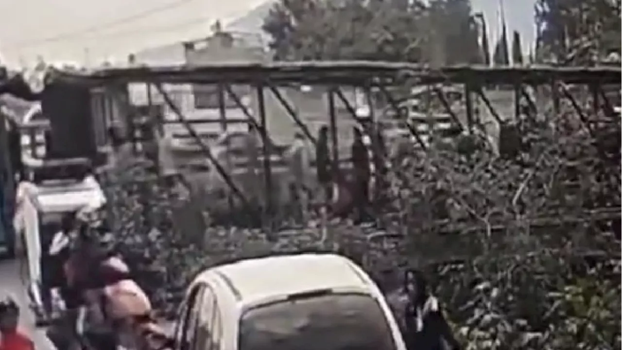 Revelan video de cómo cayó el Puente de Neza, Estado de México