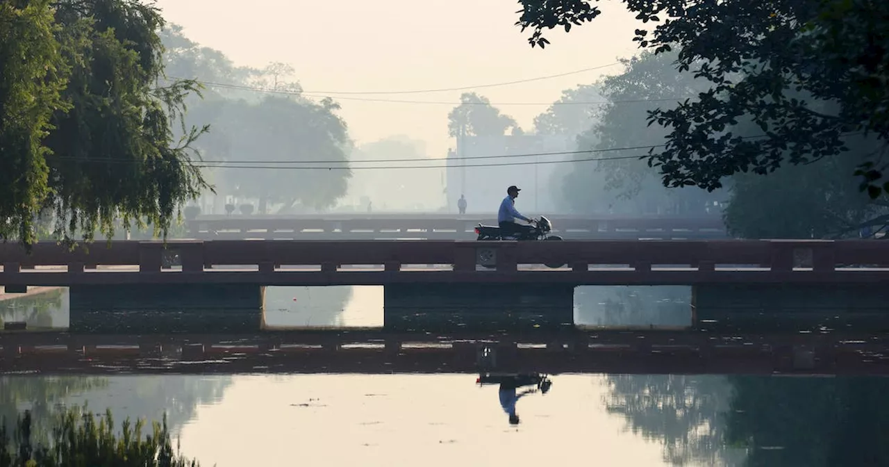 Air pollution in India's New Delhi turns 'severe', some schools shut