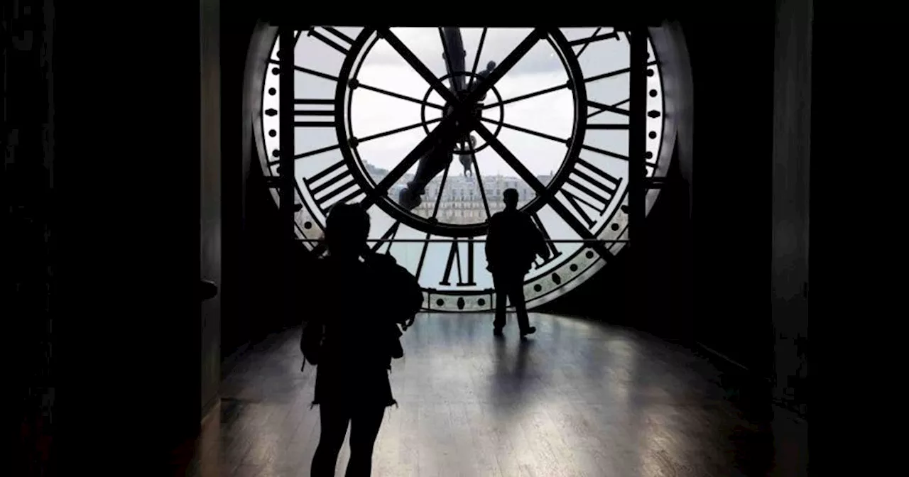 Daylight saving time ends this Sunday: How turning the clocks back can hurt your health