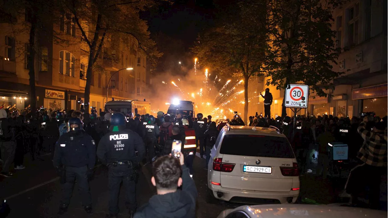 Steine und Flaschen auf Polizisten geworfen: Erste Anklage nach Ausschreitungen bei pro-palästinensischer Demo in Berlin