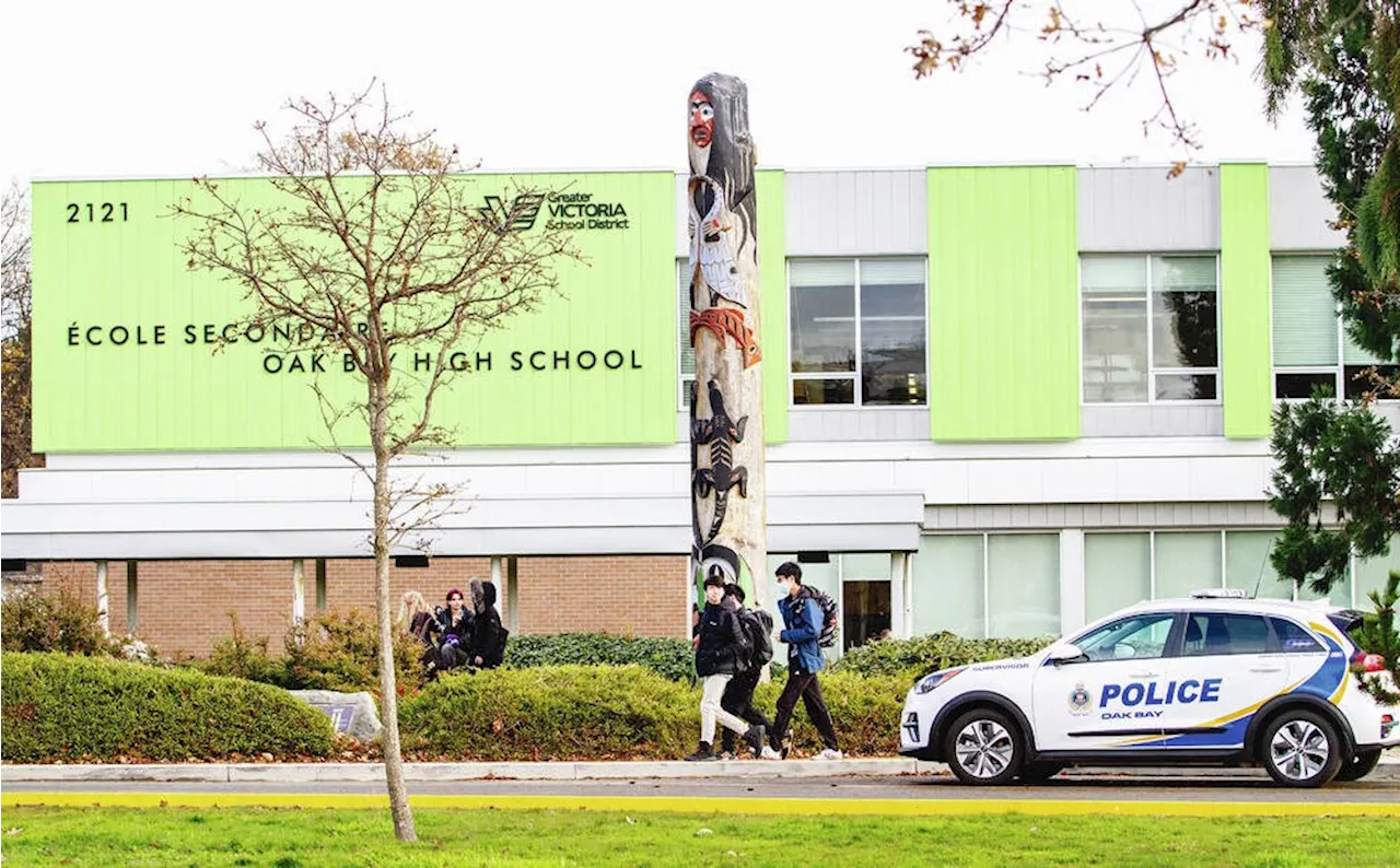 Report of weapon leads to hold-and-secure at Oak Bay High School