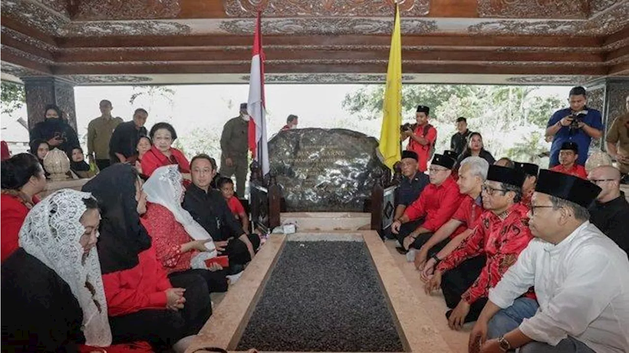 Ganjar-Mahfud Ziarah ke Makam Bung Karno: Perjuangan Membela Wong Cilik Harus Terus Dilanjutkan