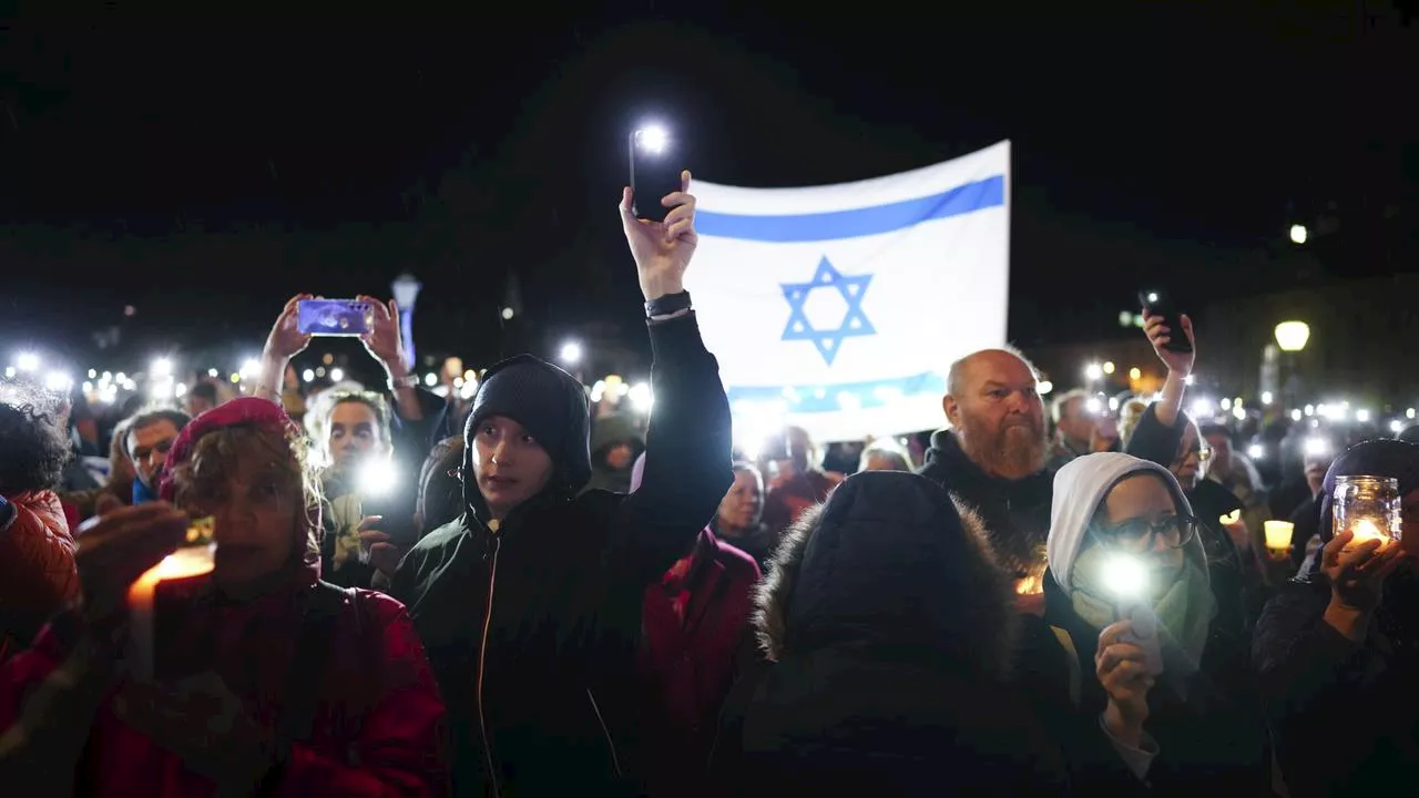 Wien: Lichtermeer als Zeichen gegen Antisemitismus