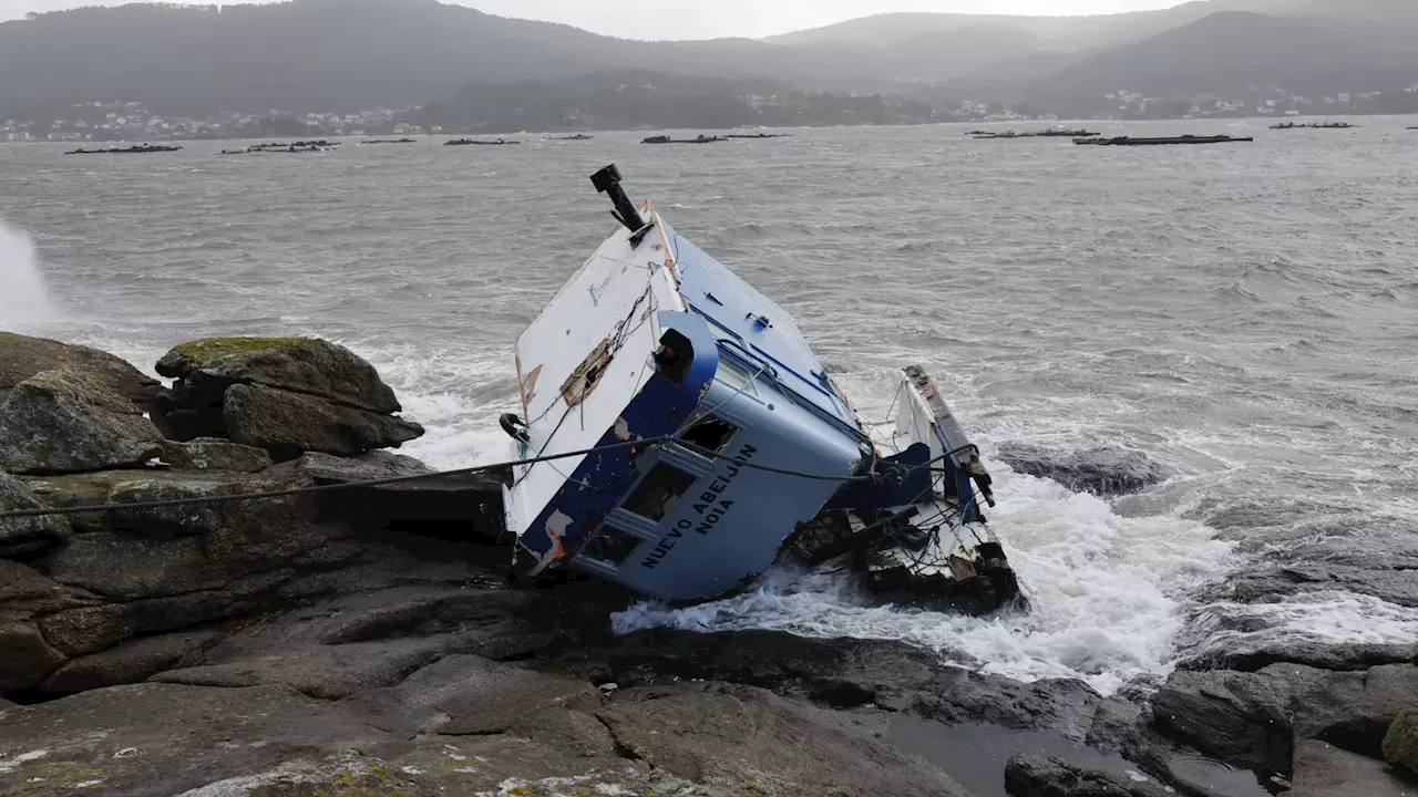 La borrasca 'Domingos' golpea con fuerza la mitad norte de España: tres heridos, caída de un balcón y carreteras cortadas