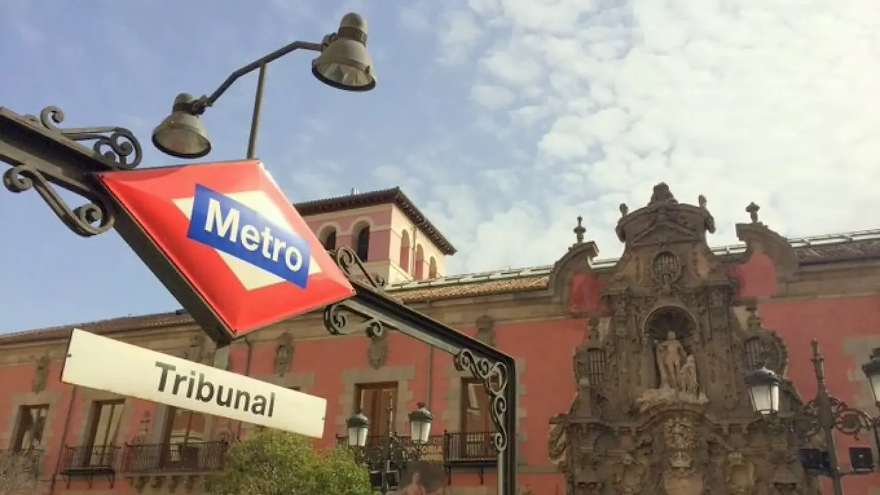 Por qué cambiaron el nombre de la estación de metro de Tribunal