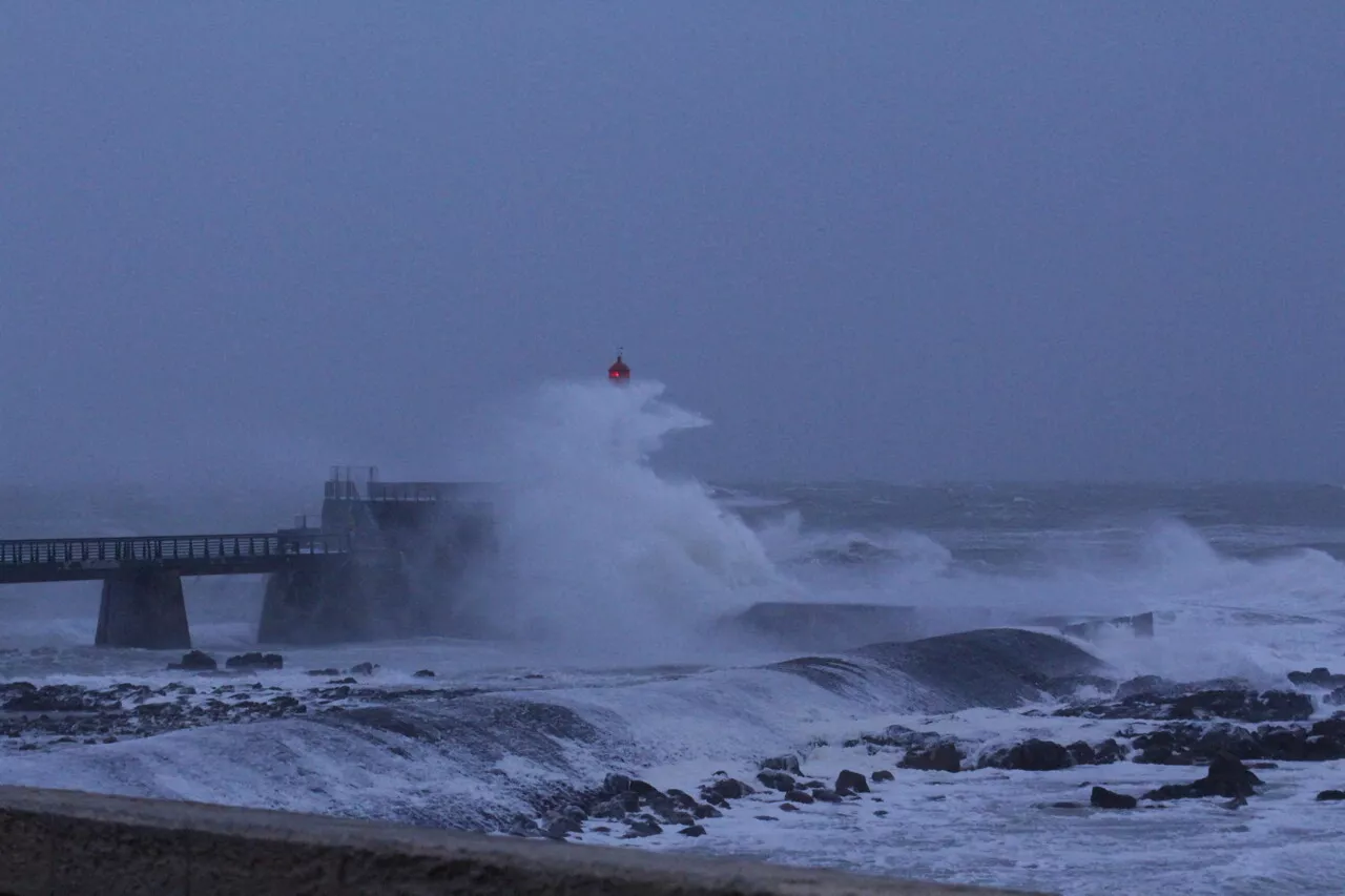 Les premières photos : tempête Domingos aux Sables-d'Olonne, c'est parti !