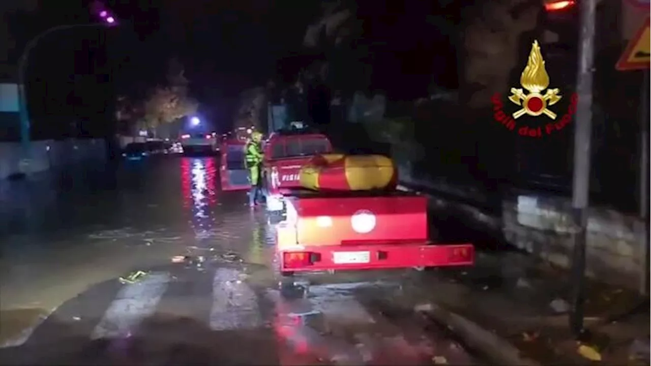 Maltempo, oltre mille interventi dei vigili del fuoco per l'alluvione in Toscana