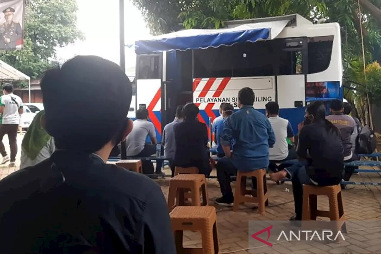 Layanan SIM Keliling Sabtu hadir di lima lokasi dengan jam terbatas