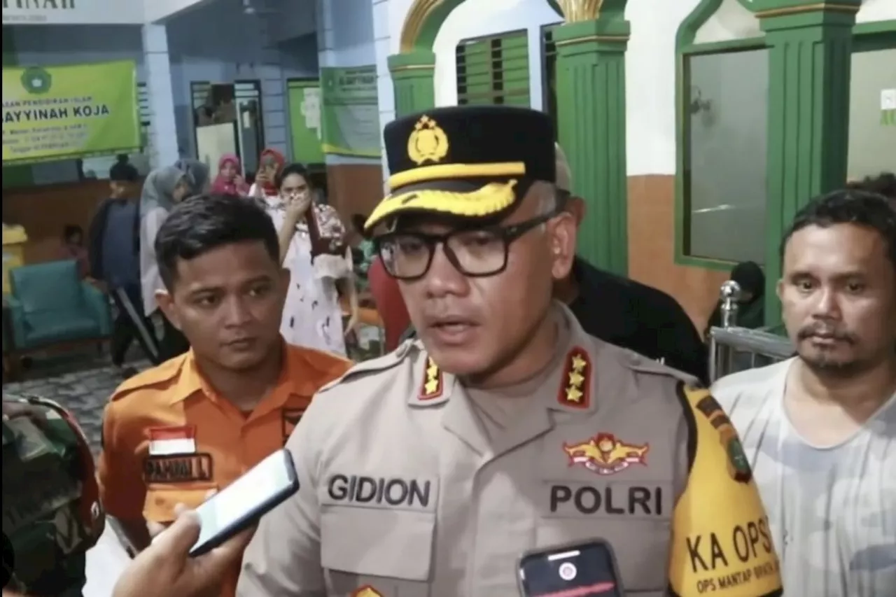 Polisi cek lokasi pengungsi kebakaran yang akibatkan empat korban jiwa