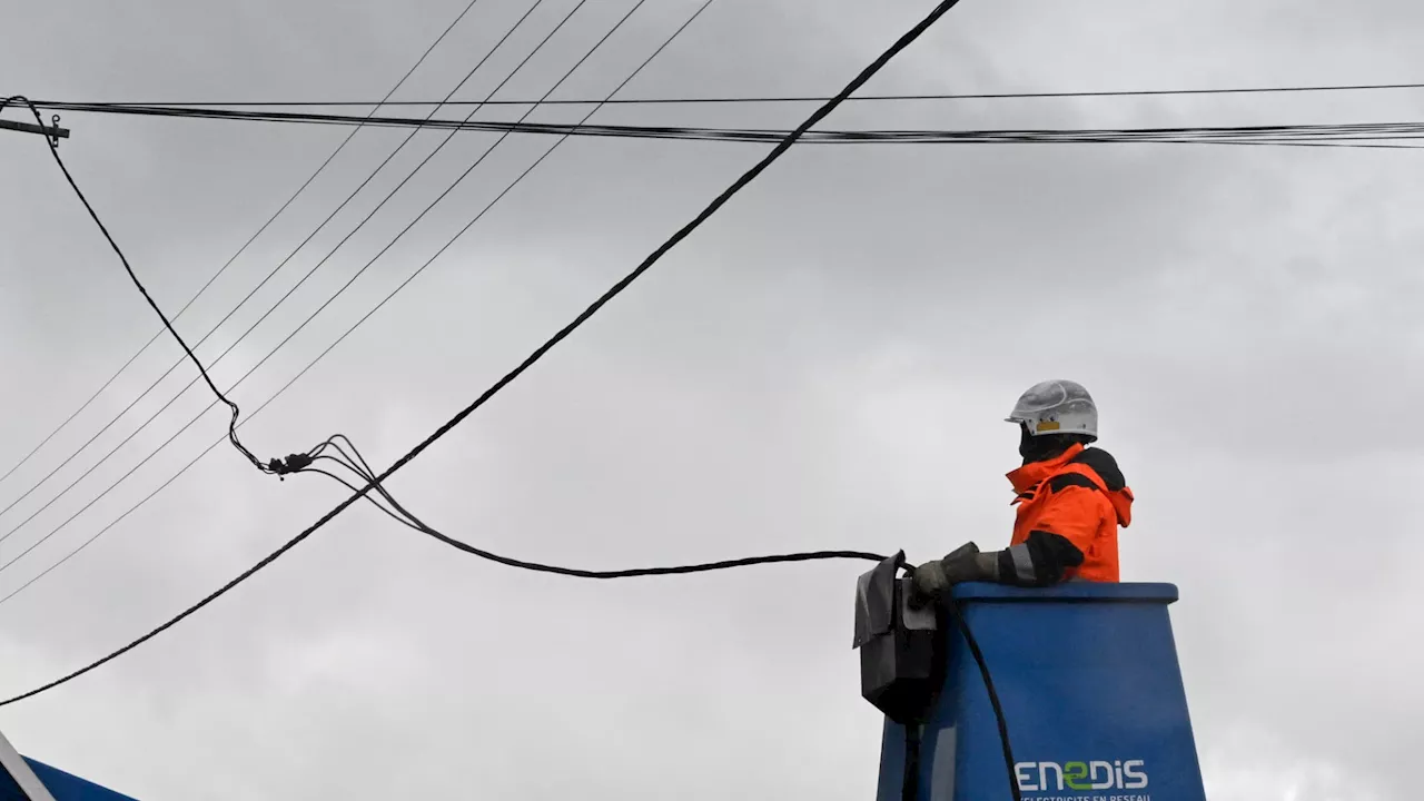 Tempête Ciaran: 260.000 foyers toujours privés d'électricité ce samedi à 8 heures