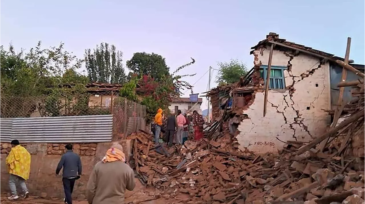 Starkes Erdbeben fordert in Nepal mindestens 138 Tote – Suche nach Vermissten läuft