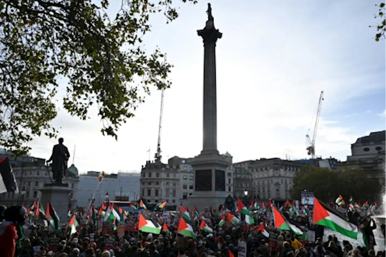 Des milliers de manifestants se rassemblent à Londres en soutien aux Palestiniens