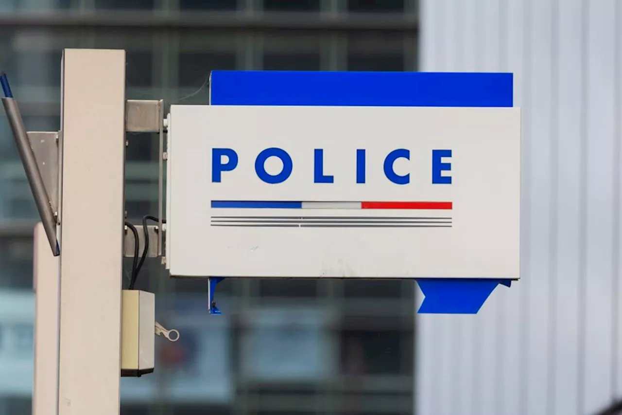 A Lyon, une femme poignardée à son domicile, une croix gammée retrouvée sur sa porte