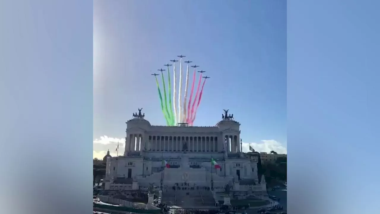 4 novembre, lo spettacolare passaggio delle Frecce Tricolori a Roma