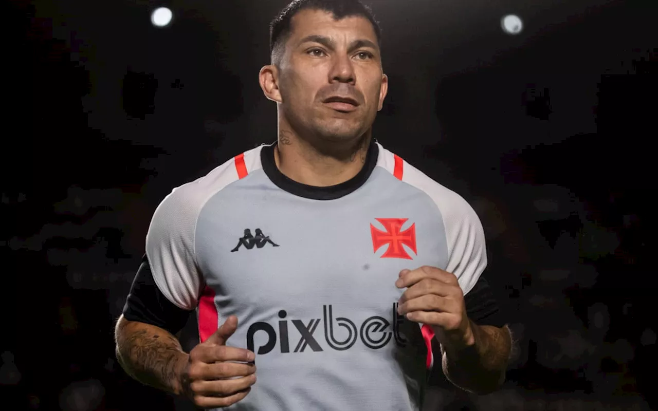 Hoje no Vasco, Medel mostra torcida pelo Boca Juniors na final da Libertadores